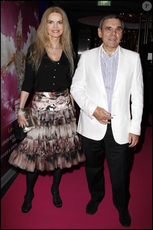 Cyriel Clair et Michel Corbiere lors de la 5000e de la revue Bonheur du Lido. A Paris, le 30 mai 2011