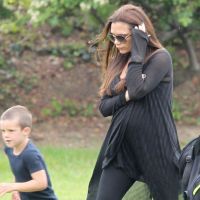 Victoria Beckham : Enceinte, elle ne lâche pas ses talons, même pour son fils !