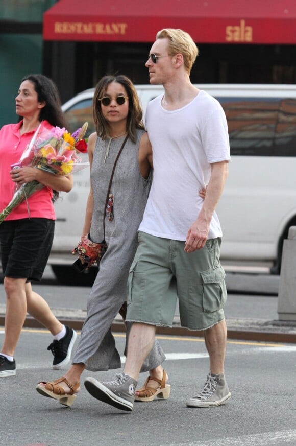 Zoë Kravitz et son chéri Michael Fassbender dans les rues de New York le 29 mai 2011
