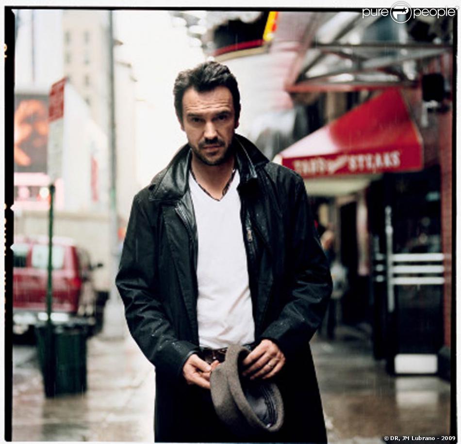 Gerald De Palmas Neuf Ans Apres Avoir Offert Le Tube Marie A Johnny Hallyday Reprend Sa Chanson Qui Apparaitra Sur Une Compilation Le 7 Novembre 2011 Purepeople