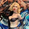 Inauguration de l'exposition From Darkness to Light à New York, le 2 juin 2011 : Amanda Lepore.