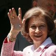 La reine Sofia à l'hôpital San Jose de Madrid le 4 juin 2011 a rendu visite à son époux après son opération 