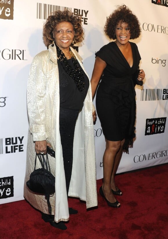 Whitney Houston se rend avec sa mère, Cissy Houston, à un gala de charité à New York, en 2010.