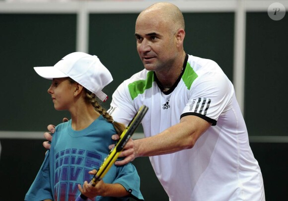 Mardi 7 juin 2011, Andre Agassi a encore fait le show, avec sa femme Steffi Graf, et Jiri Novak et Jana Novotna, lors d'une exhibition à l'O2 Arena de Prague.