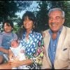 Franck Fernandel, son épouse Corinne Delahaye et leurs enfants Vincent et Manon en 1992.