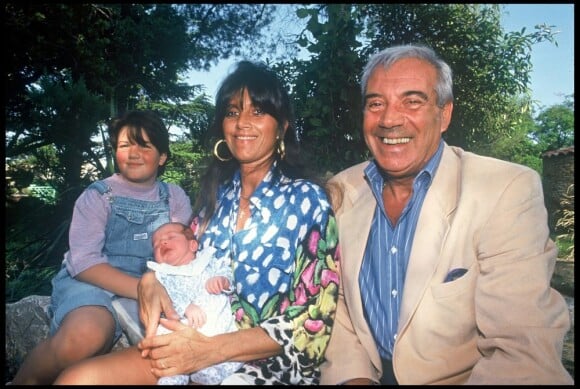Franck Fernandel, son épouse Corinne Delahaye et leurs enfants Vincent et Manon en 1992.