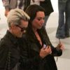 Leaticia Hallyday et Laura Smet visitent l'exposition Art in the streets au MOCA, à Los Angeles, le 9 juin 2011.