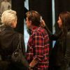 Johnny Hallyday, Laeticia et Laura Smet visitent l'exposition Art in the streets au MOCA, à Los Angeles, le 9 juin 2011.