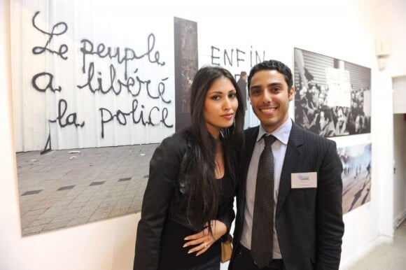 Yasmine Besson et son cousin Jad Ben Ammar lors de l'exposition Tunisie, dessine-moi ta révolution le 9 juin 2011
