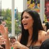 Nicole Scherzinger : heureuse au contatc de ses fans en arrivant aux auditions X Factor à Newark aux Etats-Unis le 9 juin 2011