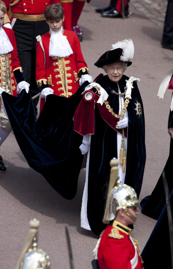 La reine Elizabeth II lors de la cérémonie annuelle de l'Ordre de la jarretière dans la chapelle Saint George à Windsor le 13 juin 2011