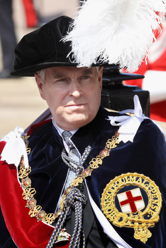 Le duc d'York lors de la cérémonie annuelle de l'Ordre de la jarretière dans la chapelle Saint George à Windsor le 13 juin 2011