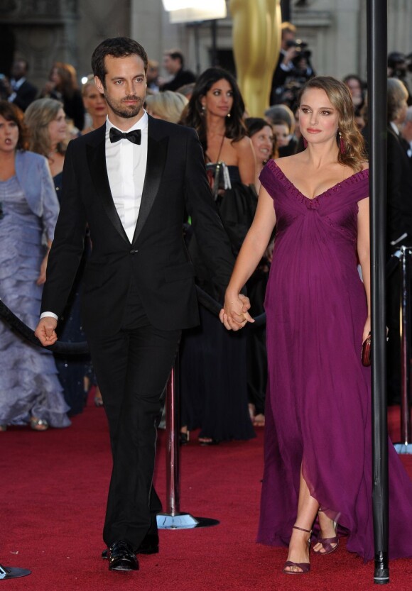 Natalie Portman et son compagnon français Benjamin Millepied le 27 février 2011 à Los Angeles pour les Oscars