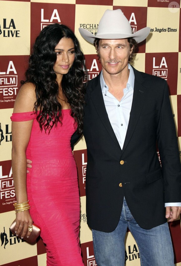Matthew McConaughey et Camila Alves lors de la soirée d'ouverture du Los Angeles Film Festival, le 16 juin 2011.