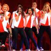 Les acteurs et chanteurs de la série Glee en tournée mettent le feu sur scène.  Ici, lors de leur tounée à L.A fin mai 2011