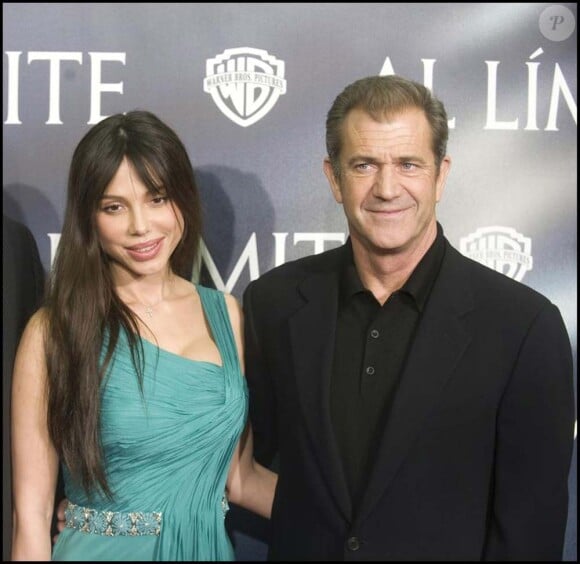 Mel Gibson et Oksana Grigorieva au temps du bonheur à la première du film Hors de contrôle à Madrid en février 2010.