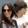 Oksana Grigorieva se rend dans un salon de manucure avec son fils Alexander Dalton à Studio City, Los Angeles, le 17juin 2011