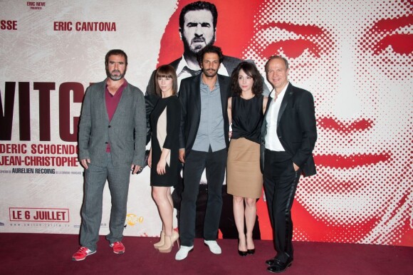 Eric Cantona, Karine Vanasse, Mehdi Nebbou, Karina Testa et Aurélien Recoing à l'occasion de l'avant-première de Switch, au Gaumont Marignan, à Paris, le 20 juin 2011.
