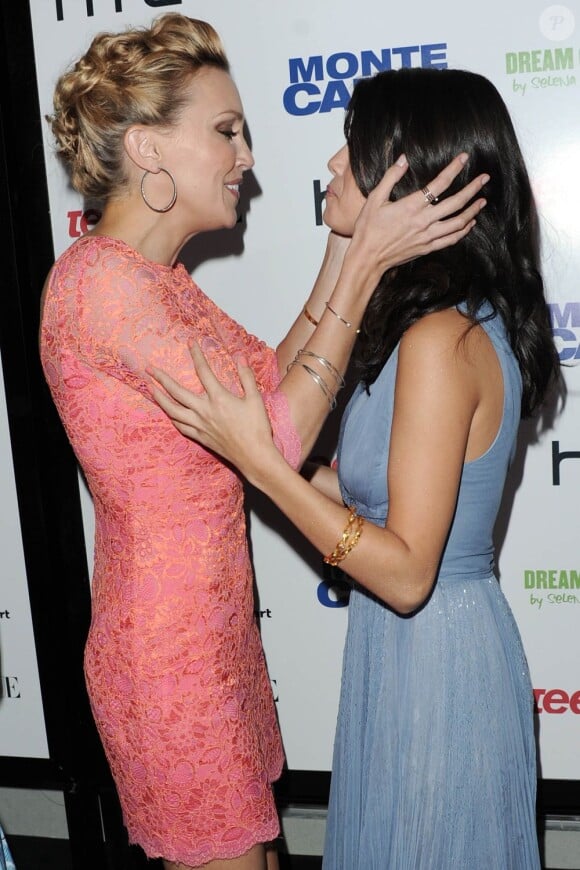 Selena Gomez et Katie Cassidy le 23 juin 2011 à New York