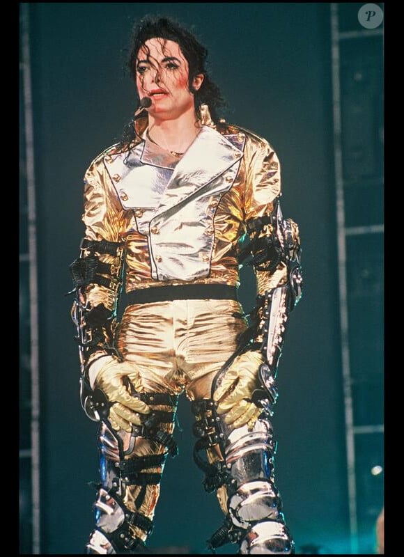Michael Jackson sur scène au Stade Wembley à Londres e, 1997