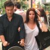 Jason Bateman et sa femme Amanda Anka se promènent dans les rues de New York avec leur fille Fransesca le 24 juin 2011