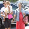 Jessica Alba et sa petite famille à Los Angeles le 26 juin 2011