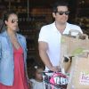 Jessica Alba et sa petite famille au complet sont allés faire des courses à Los Angeles le 26 juin 2011