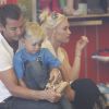 Gwen Stefani passent la journée avec son mari Gavin Rossdale et ses fils Kingston et Zuma à Los Angeles, le 2 juillet 2011