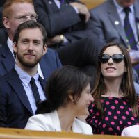 Anne Hathaway et son doux fiancé assistent à la victoire de Petra Kvitova