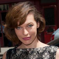 Milla Jovovich : Modeuse passionnée avec son homme et sa fille pour Gaultier