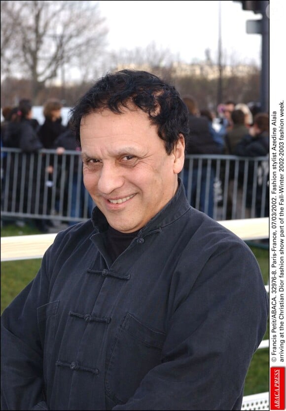Le couturier tunisien Azzedine Alaïa, auteur des déclarations sur Anna Wintour et Karl Lagerfeld, a refusé sa Legion d'Honneur. A Paris, le 8 mars 2003.