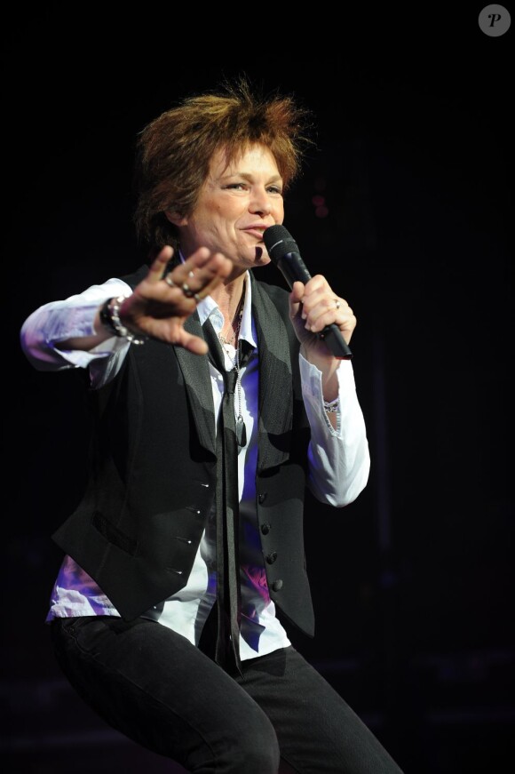 Sabine Paturel à l'Arena de Genève pour le concert Dream Party 80, le 4 octobre 2009.