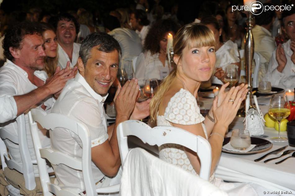Nagui Et Melanie Lors De La Soiree Blanche Aux Moulins De