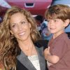 Sheryl Crow et son fils Wyatt, 4 ans, à l'avant-première de Cars 2 à Los Angeles, le 18 juin 2011.