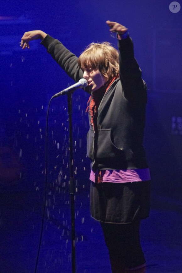 La chanteuse Melissmell a fait retentir sa voix joliment brisée, le 14 juillet 2011, aux Francofolies de la Rochelle.
