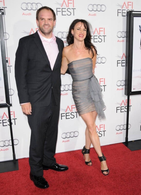 Le comédien Ethan Suplee affichait une ligne superbe en novembre 2010, au côté de sa belle-soeur Juliette Lewis pour la projection de Black Swan à Los Angeles.
