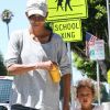 Halle Berry et sa fille Nahla sa baladent à Los Angeles. Elles se rendent chez le médecin, le 18 juillet 2011.