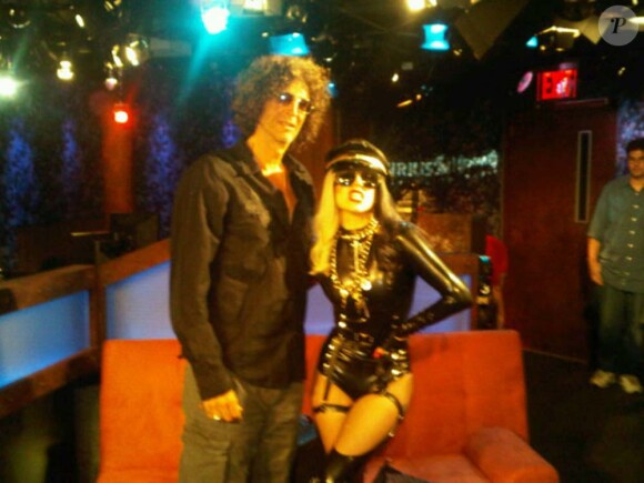 Lady Gaga et Howard Stern dans les studios de Sirius XM, là New York, le 18 juillet 2011.