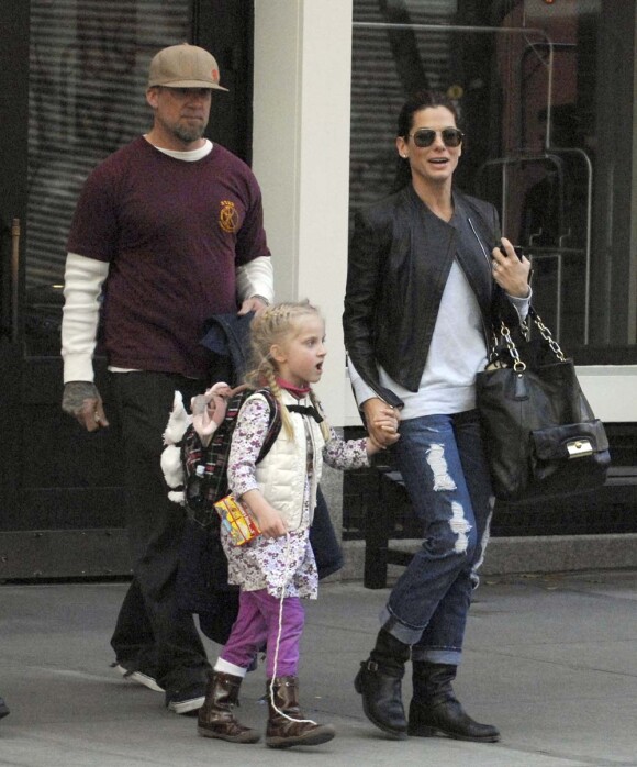 Jesse James, sa fille Sunny et Sandra Bullock, à New York, le 18 novembre 2009.