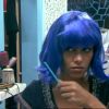 Ayem opte pour une perruque bleue dans Secret Story 5
