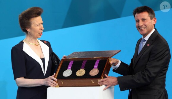 La princesse Anne à Londres le 27 juillet 2011 pour le lancement du compte à rebours vers les JO 2012, avec Sebastian Coe et le maire Boris Johnson.
