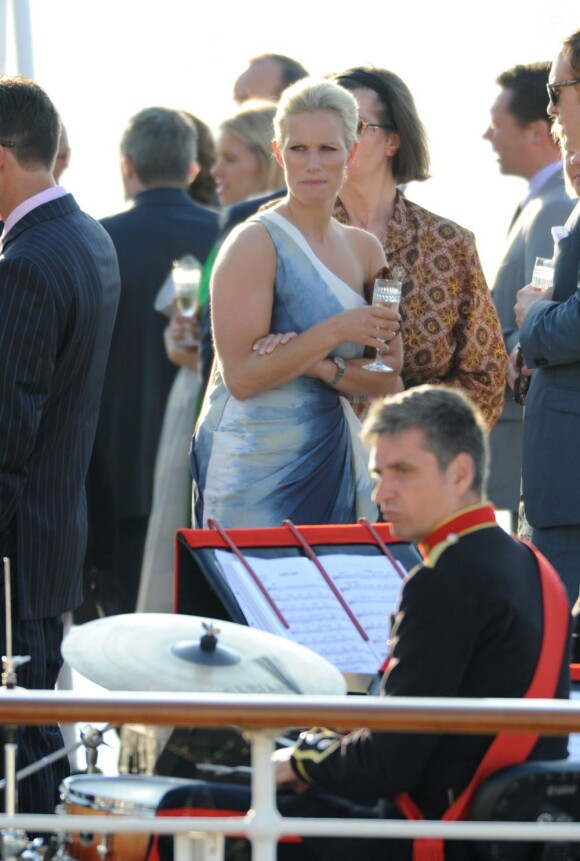 Zara Phillips assiste à la soirée organisée avant son mariage avec Mike Tindall à Édimbourg, le 29 juillet 2011.