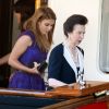 La princesse Beatrice et la princesse Anne lors d'une soirée placée sous le signe du mariage de Zara Phillips et Mike Tindall, sur le yacht Britannia. Vendredi 29 juillet 2011