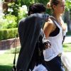 Vanessa Hudgens fait une balade à vélo avec l'une de ses amies, à Los Angeles, le dimanche 24 juillet 2011.