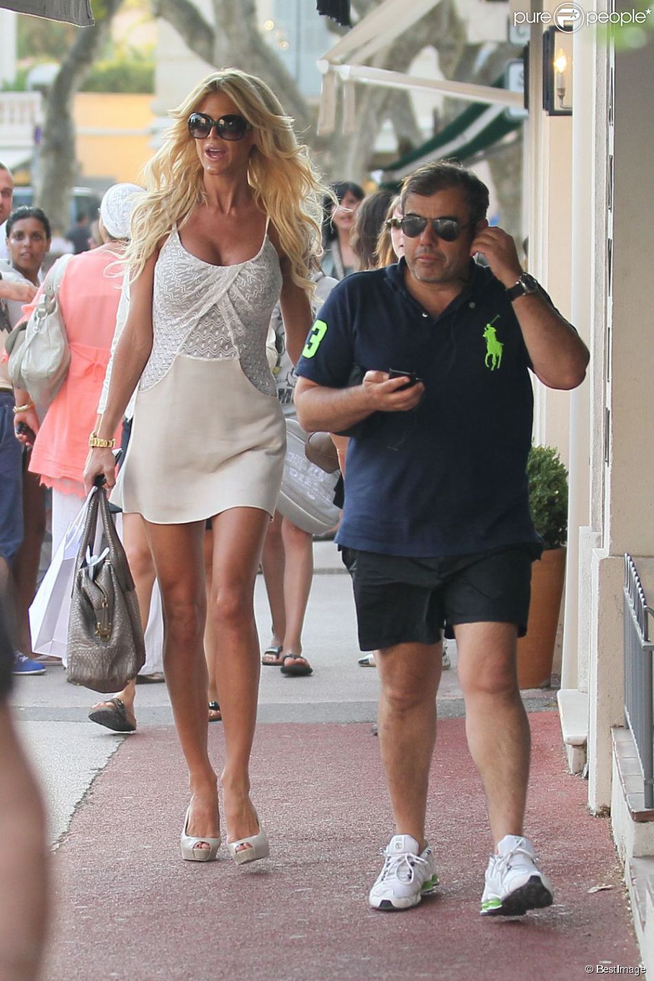 Victoria Silvstedt et Maurice, à SaintTropez, en juillet 2011
