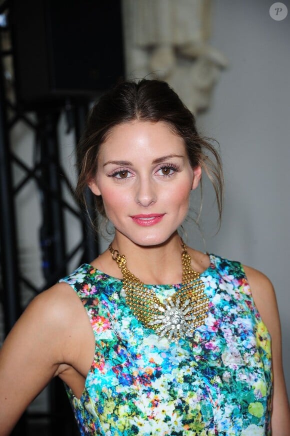 La socialite Olivia Palermo a fait sensation dans une robe fleurie Zara au défilé haute couture Stéphane Rolland. Paris, le 5 juillet 2011.