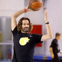 Frédéric Beigbeder : Quand il s'essaye au basket, ce n'est pas triste