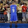 Tony Parker participe à un match de basket de charité organisé par le basketteur français Boris Diaw, pour l'association Babac'ards, le 19 juillet 2011