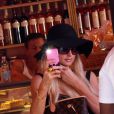 Paris Hilton en vadrouille à Saint-Tropez le 4 août 2011