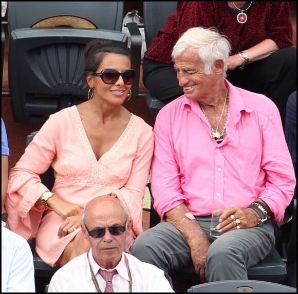 Jean-Paul Belmondo et Barbara Gandolfi à Roland-Garros, en juin 2011.